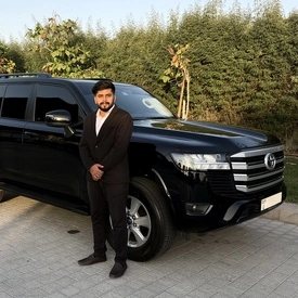 Rent a car with driver in Dubai with CalibRide